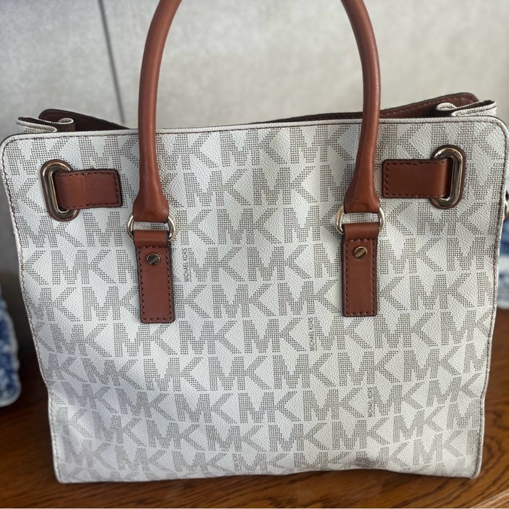 Michael Kors Hamilton Signature Bag With Matching Wallet - Picture 3 of 14